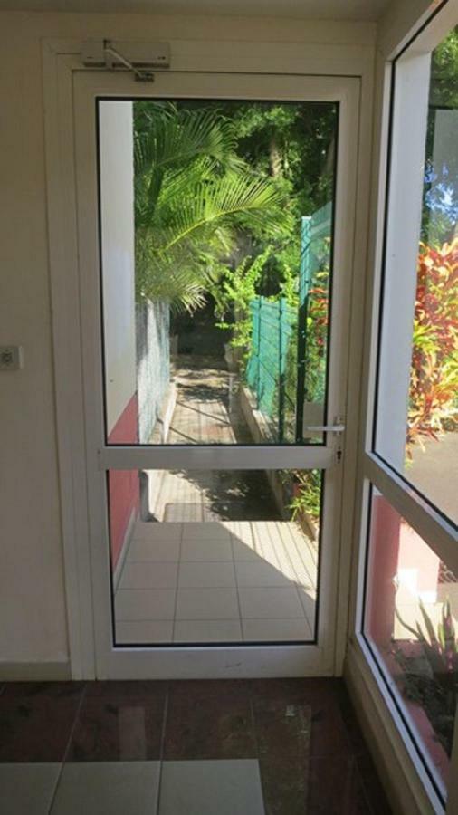 Appartamento Baliste Jardin De Corail Saint-Gilles-les Bains Esterno foto